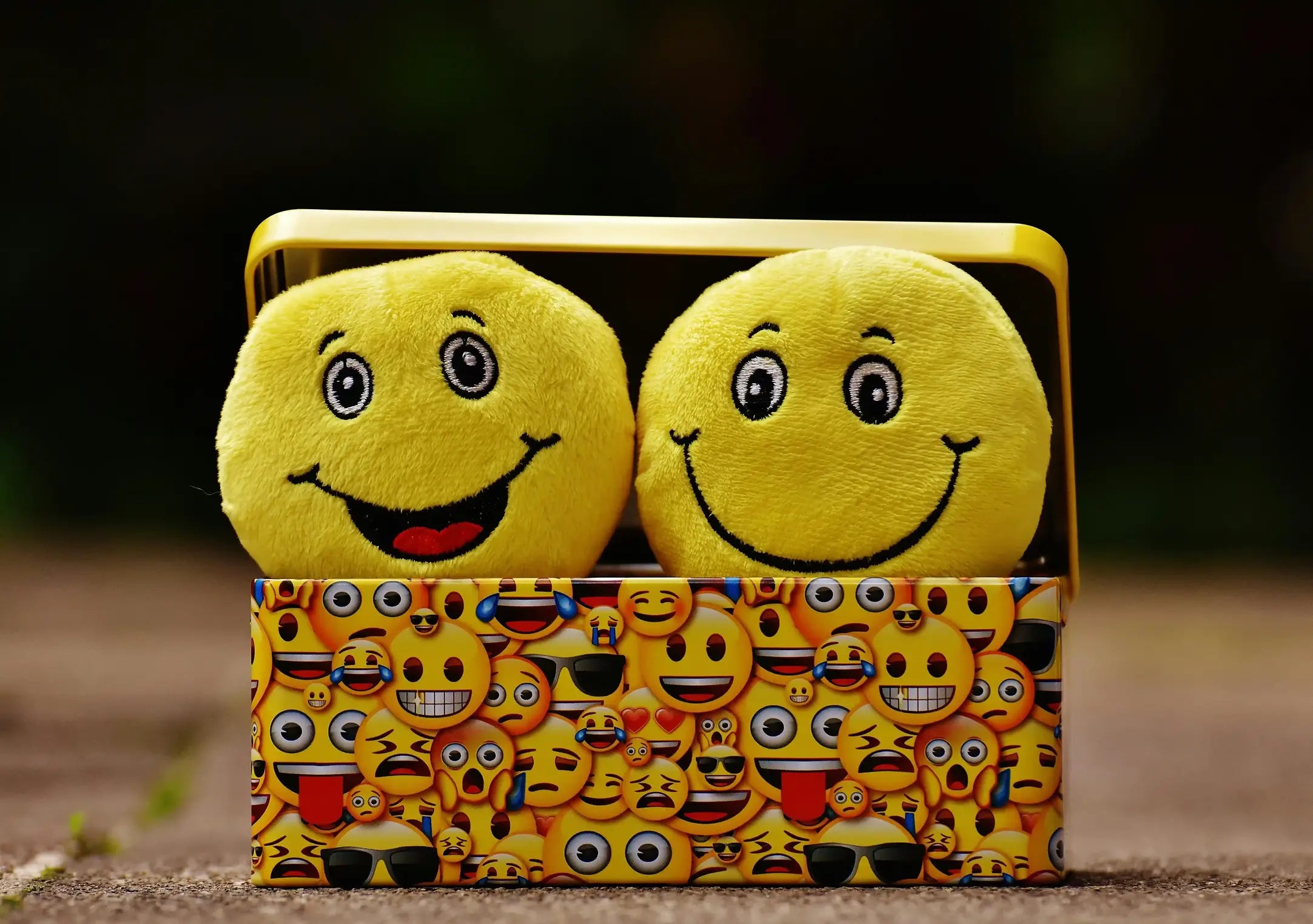 Sjove gaveideer - to gule smiley ansigter