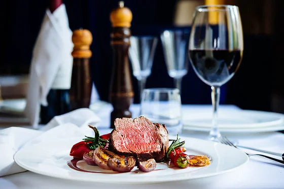 Fancy måltid i en elegant restaurant